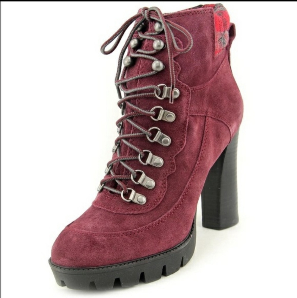 Nine West Abrial lace up booties Garnet